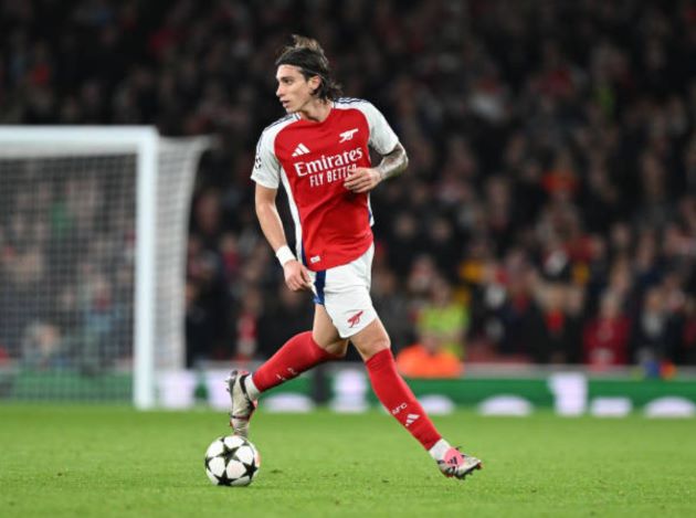 Calafiori (trong ảnh) nhận được kỳ vọng lớn từ Podolski.